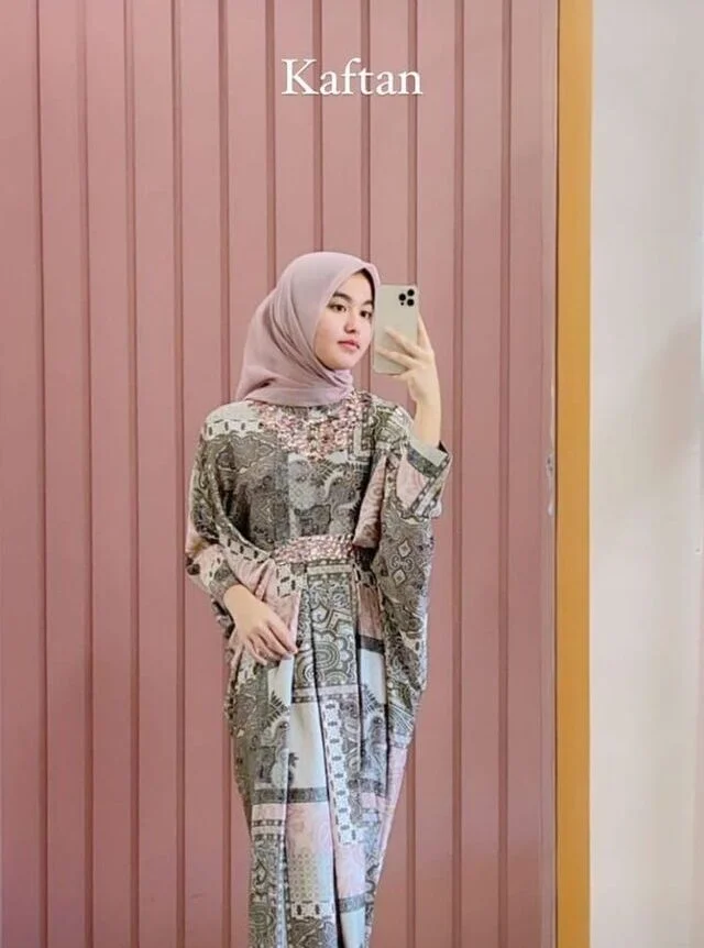 10 Model Baju Gamis Batik Sederhana Tapi Elegan untuk Acara Resmi model baju gamis batik