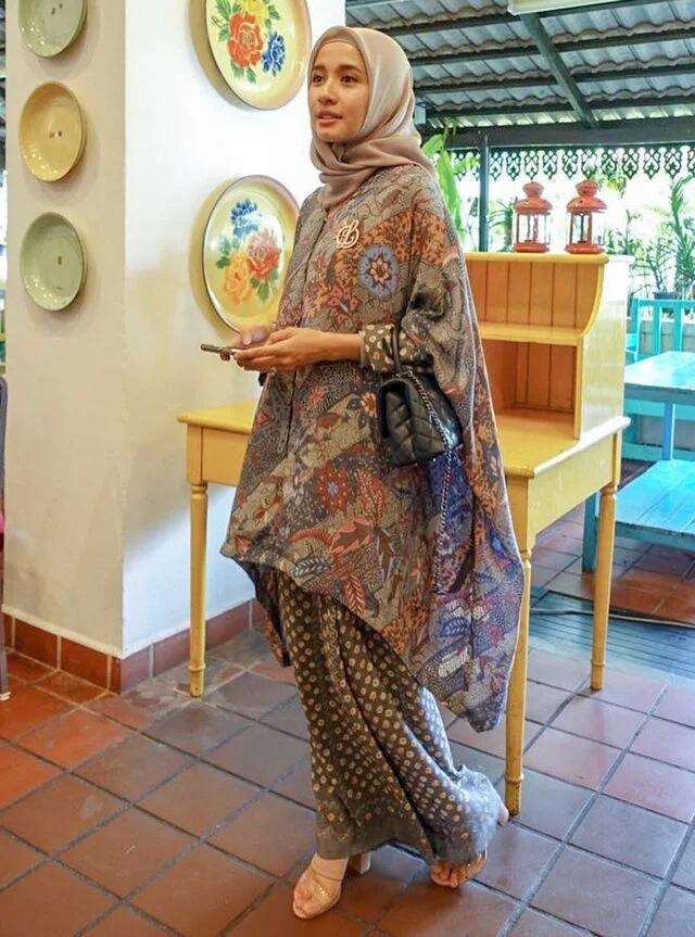 10 Model Baju Gamis Batik Sederhana Tapi Elegan untuk Acara Resmi model baju gamis batik