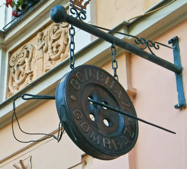 15 Desain Plang Nama Toko yang Bagus untuk Branding Usaha model papan nama toko