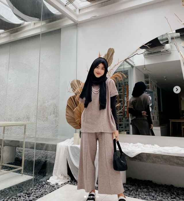 OOTD Hijab Simple untuk Hangout