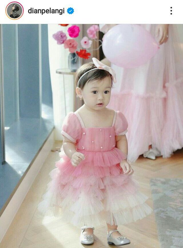 desain pakaian Si kecil