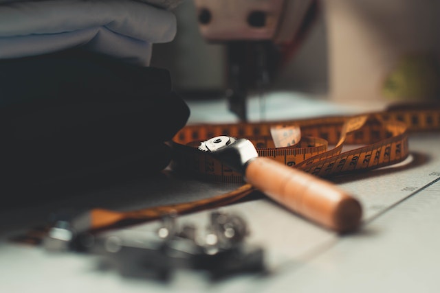 Ungkap 7 Usaha Jasa yang Banyak Dicari dan Tipsnya Jasa Menjahit