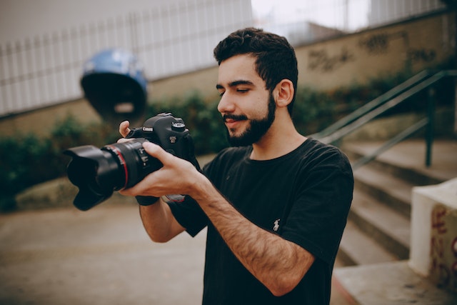 10 Kerja Online Part Time Cocok untuk Anda yang Mahasiswa photographer