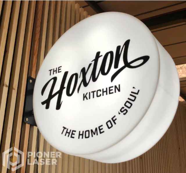 15 Desain Plang Nama Toko yang Bagus untuk Branding Usaha Plang Nama Toko