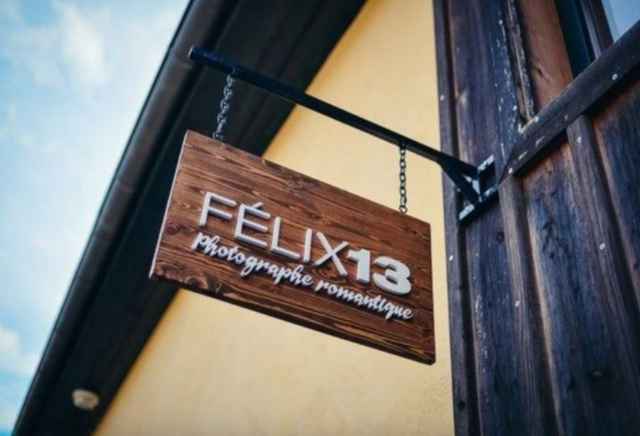 15 Desain Plang Nama Toko yang Bagus untuk Branding Usaha Plang Nama Toko