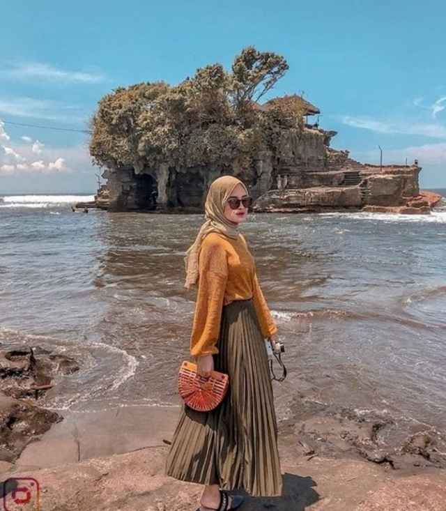 Ootd hijab pantai rok plisket 