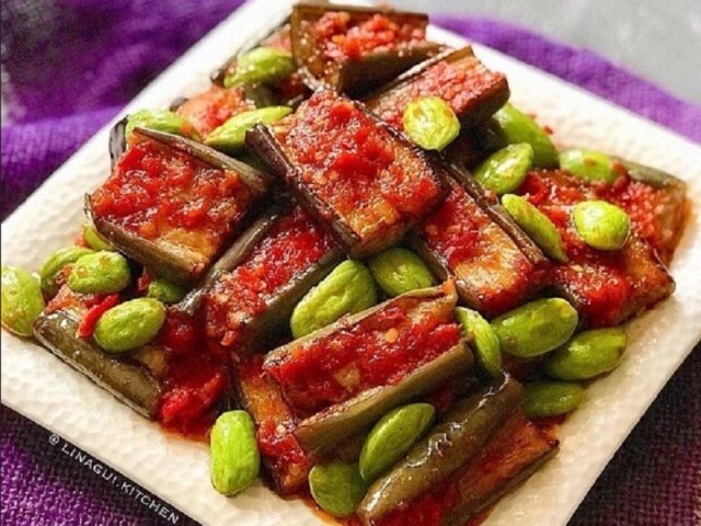 Warteg Jaya Bahari adalah salah satu warteg yang cukup terkenal di Ibukota Jakarta dengan harga yang murah dengan menu beragam. 