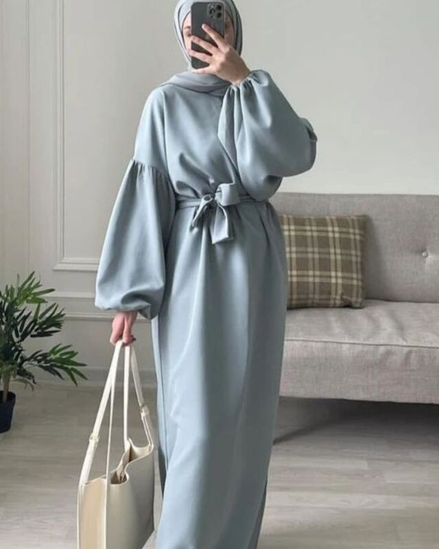 Desain Lurus Menyempit dengan Lengan Balon Besar 